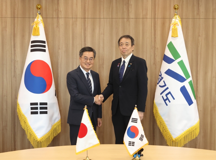 김동연 지사, 미즈시마 주한일본대사 접견…“한일 지방정부 간 협력 확대 기대” 기사 이미지